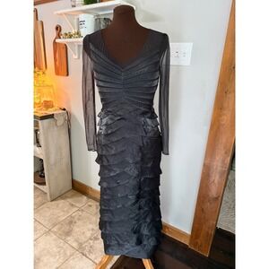 Adrianna Papell Occasions Metallic Tiered Ruffle Gown Gray Mesh Long Sleeve 2P